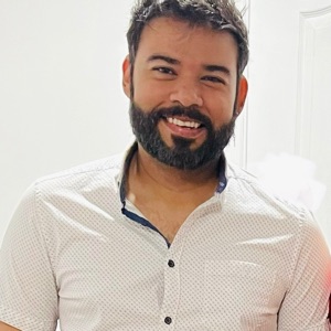 Adolfo Urdaneta's avatar