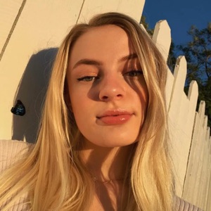 Elizabeth Danielle's avatar