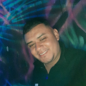 Victor Alvarado's avatar
